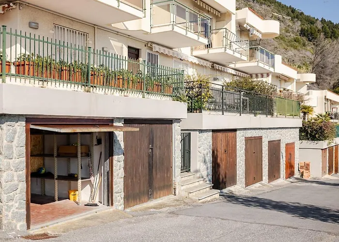 Casa Serre Fronte Mare * Laigueglia