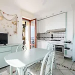 Casa Serre Fronte Mare شقة