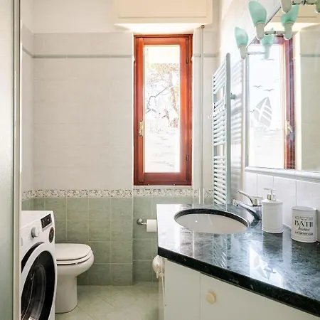 Casa Serre Fronte Mare 아파트